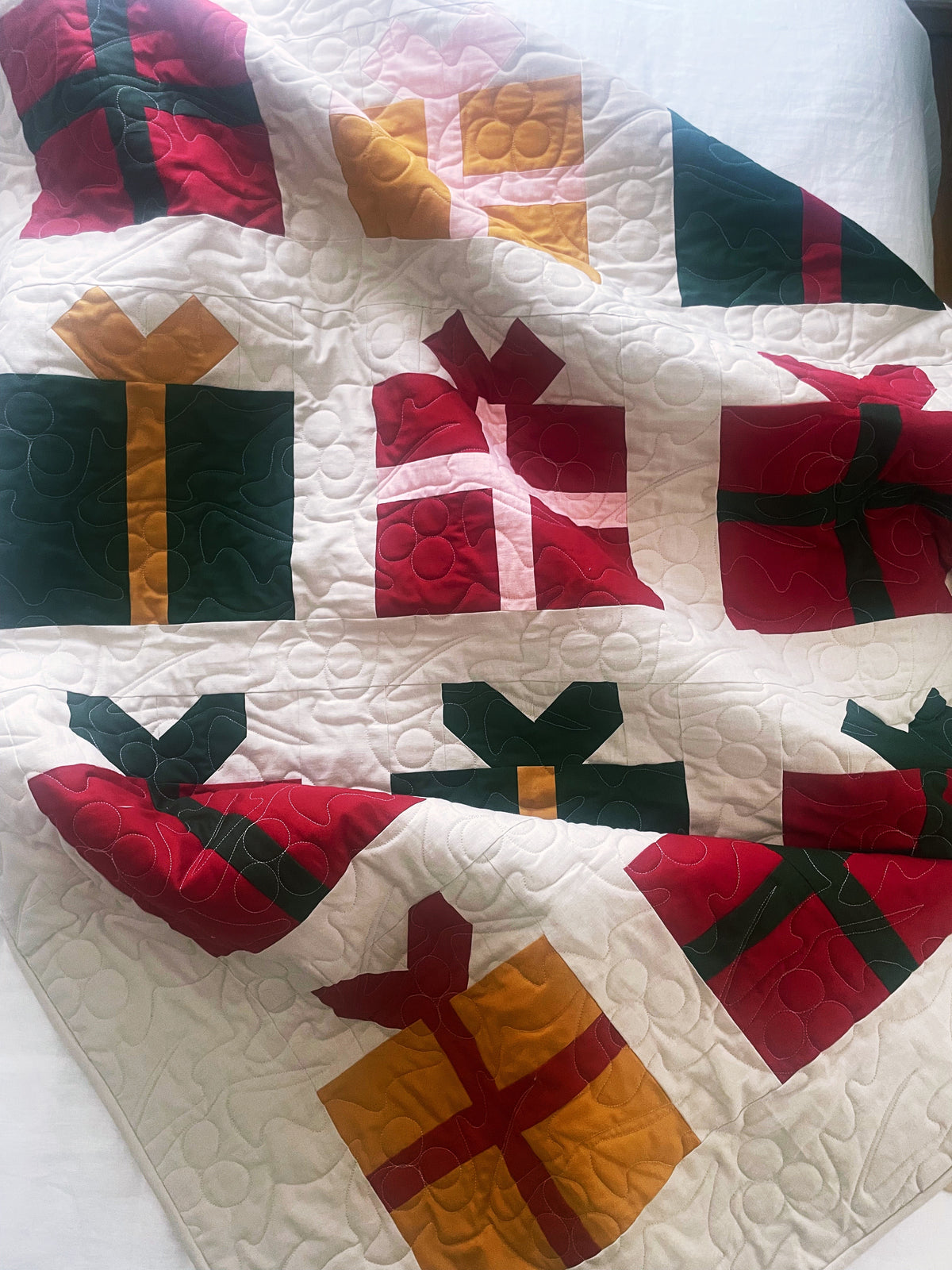 Perfect Presents Modern Quilt Pattern | Christmas Quilt